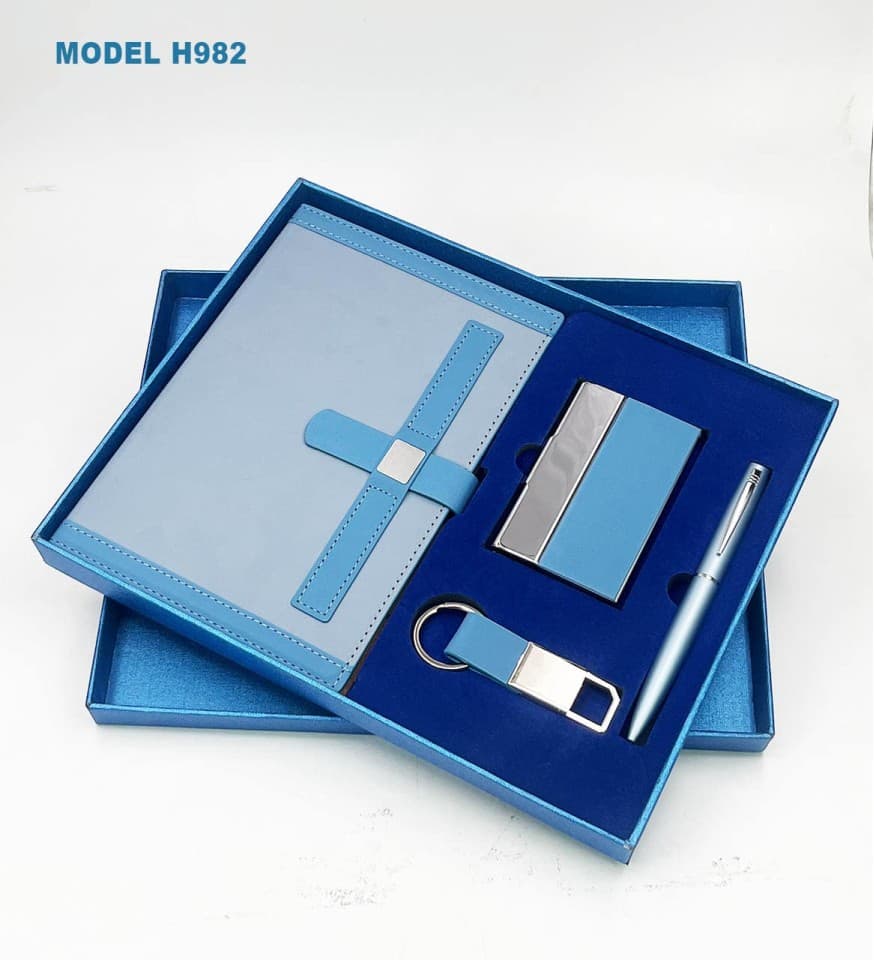 Gift Set 4-In-1 H982 thumbnail 2