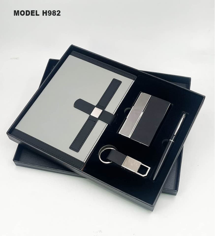 Gift Set 4-In-1 H982 thumbnail 3