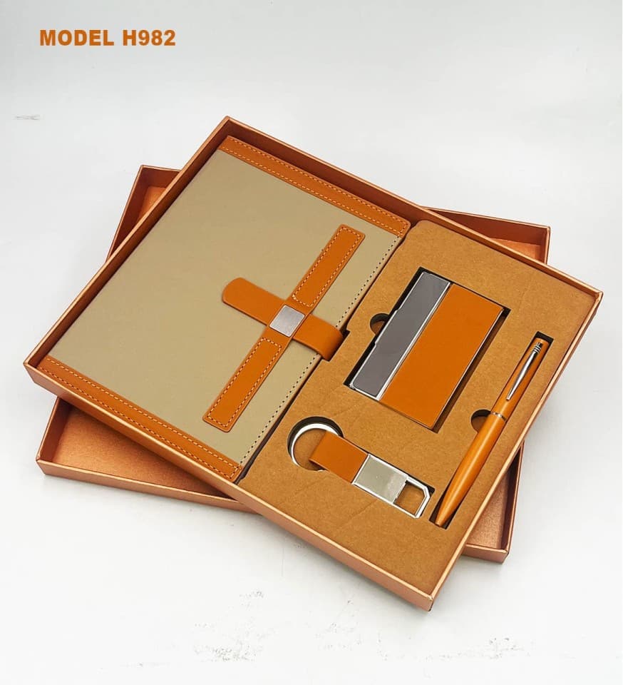 Gift Set 4-In-1 H982 thumbnail 4